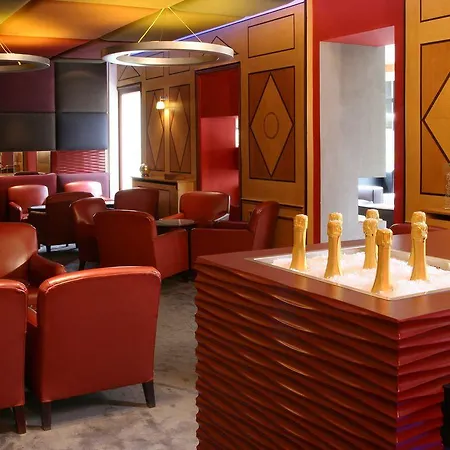 L'assiette Champenoise Hotel 5*