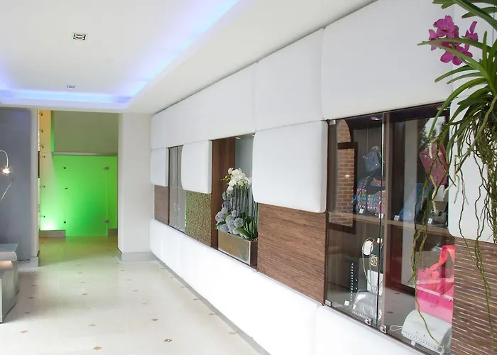 L'assiette Champenoise فندق تينكو