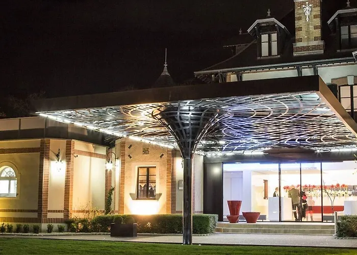 L'assiette Champenoise فندق 5*