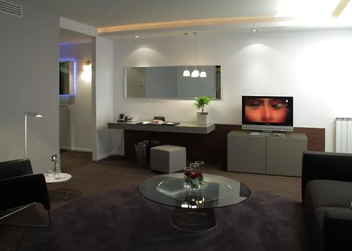 فندق L'assiette Champenoise تينكو